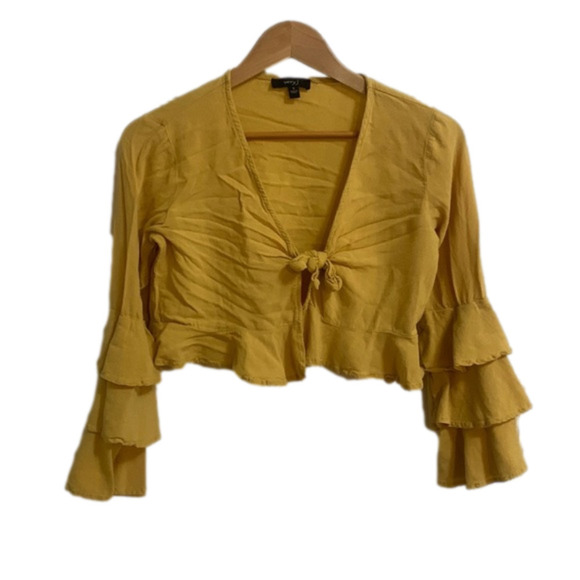 𝅺very J knotted crop top* - Picture 1 of 5